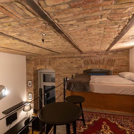 Downtown Loft Apartment *